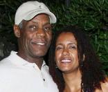 Danny Glover et Elian Cavalleiro, lors de la soirée de l'hôtel Mezzatone, dans le cadre du 7e Festival Global d'Ischia, en Italie, le 14 juillet 2009 !