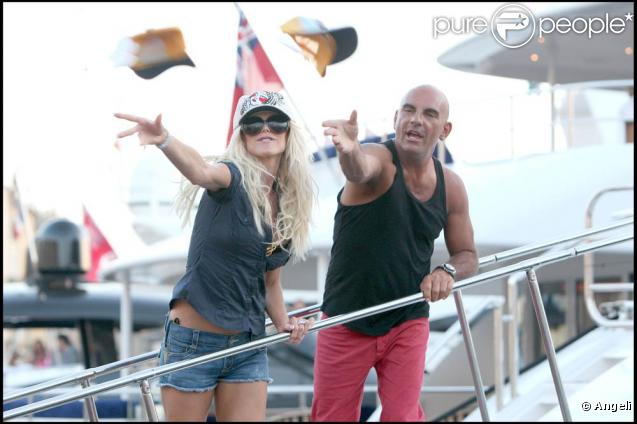 Victoria Silvstedt et Christian Audigier, dans le port de Saint-Tropez, le 15 juillet 2009 !