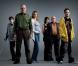 Breaking Bad avec Bryan Cranston et Anna Gunn sur un professeur de chimie en phase terminale de cancer qui décide de reprendre sa vie en main 