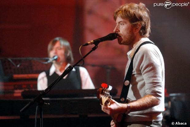 Air offre son nouveau single, Do the joy