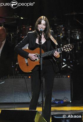 Carla Bruni et Dave Stewart sur scéne à New York... un grand moment !