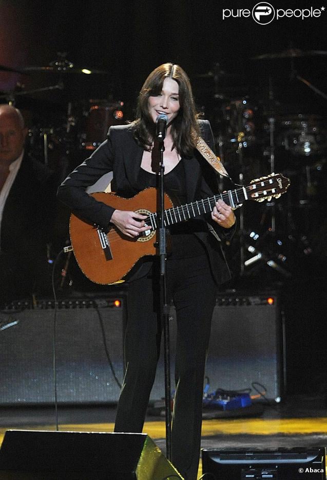 Carla Bruni et Dave Stewart sur scéne à New York... un grand moment !