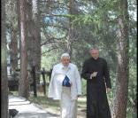 Le Pape Benoît XVI en convalescence près d'Aoste le 18 juillet 2009