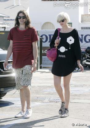 Agyness Deyn avec son boyfriend Alex Greenwald à Malibu le 18 juillet 2009