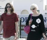 Agyness Deyn avec son boyfriend Alex Greenwald à Malibu le 18 juillet 2009