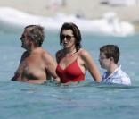 Cécilia Attias passe ses vacances à Ibiza, loin de tout, en compagnie de son mari Richard et de son fils Louis, 12 ans, né de son mariage avec Nicolas Sarkozy. Juillet 2009