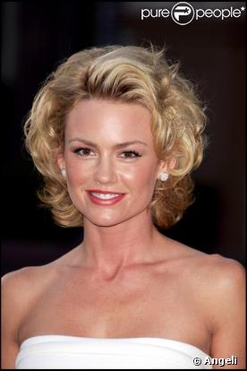 Kelly Carlson