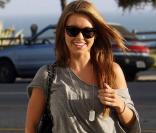  Même en tenue décontractée, la sexy Audrina Patridge maîtrise son style. Une vraie it-girl ! 