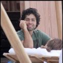 Adrian Grenier : plage, jolies filles, petits verres, a-t-il du mal à se défaire d'"Entourage" ?
