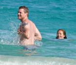 Eric Dane et sa femme Rebecca Gayheart ont retrouvé les magnifiques eaux de Saint Barthelemy pour des vacances en amoureux. Le couple, plus épanoui que jamais, aime passer de longues heures à profiter de la mer.