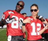  Maria Menounos et Jerry Rice au Madden NFL 10 Pigskin Pro-Am, au Malibu Bluffs State Park, à Los Angeles. 23/07/09  