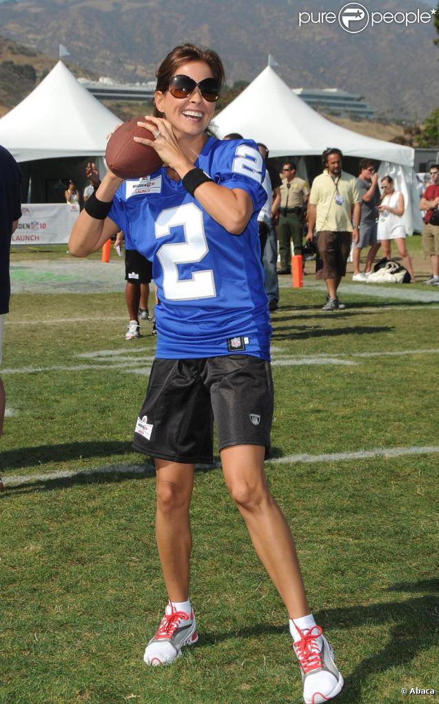  Brooke Burke au Madden NFL 10 Pigskin Pro-Am, au Malibu Bluffs State Park, à Los Angeles. 23/07/09  