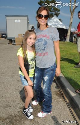  Brooke Burke et sa fille Neriah au Madden NFL 10 Pigskin Pro-Am, au Malibu Bluffs State Park, à Los Angeles. 23/07/09  