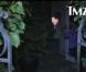 Lindsay Lohan pique une crise devant chez Samantha Ronson, sa petite amie. Regardez, c'est pathétique !!