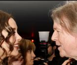 Marion Cotillard à la soirée Chopard organisée en son honneur. Ici avec le réalisateur Christopher Hampton