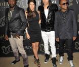 Les Black Eyed Peas au complet.
