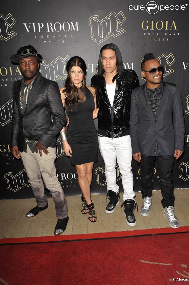 Les Black Eyed Peas au complet.