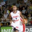 Tony Parker revient pour essayer de nous sauver la peau mais... Eva ne pourra pas lui porter chance !