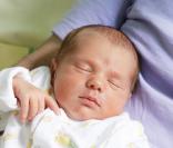 Le petit Sasha à la maternité de la Salpêtrière (30 juin 2009)