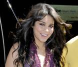 Vanessa Hudgens arrive aux Studio MTV (New York, 4 août 2009)