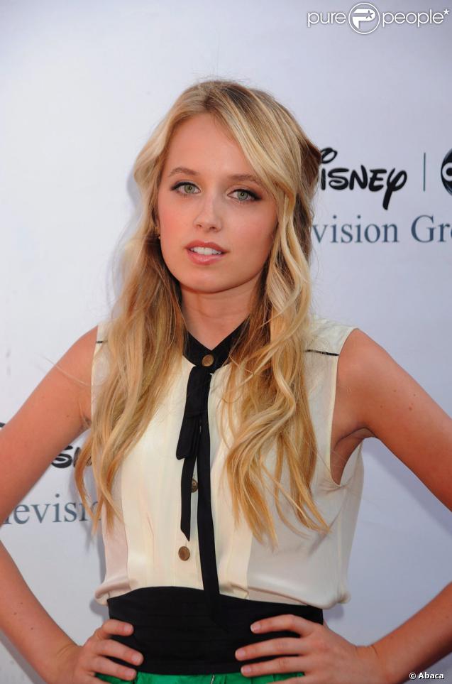 Megan Park - Images