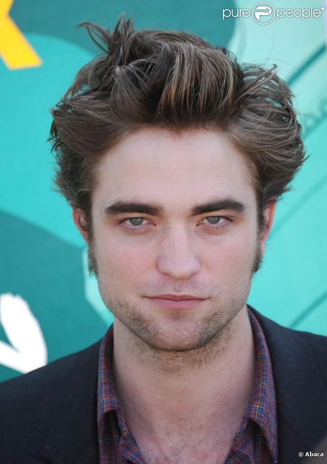Robert Pattinson, à l'occasion des Teen Choice Awards 2009, qui se sont tenus à l'Universal Amphitheatre d'Universal City, à Los Angeles, le 9 août 2009 !
