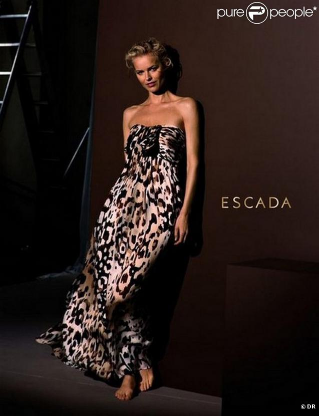 Eva Herzigova pour Escada