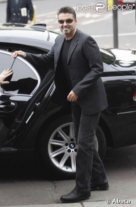 George Michael, impliqué dans un accident de la route... bizarre le 14 août 2009.