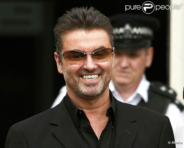 George Michael, impliqué dans un accident de la route... bizarre le 14 août 2009.