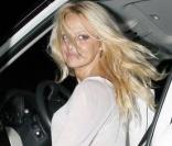 Pamela Anderson sort du restaurant Nobu, à Los Angeles. 16/08/09