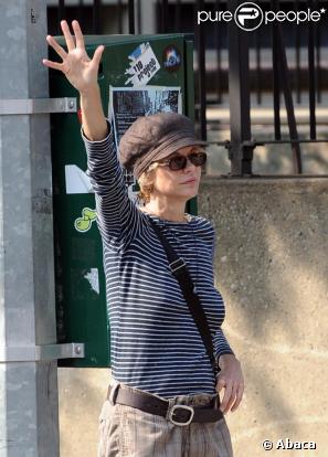 Meg Ryan dans les rues de New York avec un look.. à revoir !