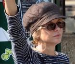 Meg Ryan dans les rues de New York avec un look.. à revoir !