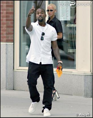 Kanye West en mode très très énervé dans les rues de New York en compagnie de sa girlfriend Amber Rose 