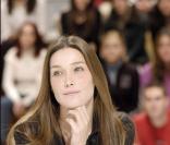 Carla Bruni, qui est-elle vraiment ? Bonne question, mais sans réponse...