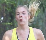 LeAnn Rimes en plein jogging dans le quartier de Brentwood à Los Angeles le 23 août 2009