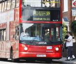Jack Black avec son fils à Londres dans un fameux bus rouge, août 2009