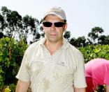Philippe Torreton lors des Vendanges du Désert, au domaine de Bertaud-Belieu, le 27 août 2009