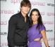 Ashton Kutcher devient le patron... de sa femme Demi Moore ! Ben non ! (réactualisé)
