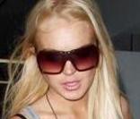Lindsay Lohan en plein shopping à Los Angeles, à la recherche d'un nouveau téléphone