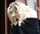 Renée Zellweger nue sous une couette pour un photoshoot à New York