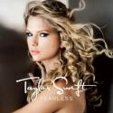Taylor Swift : Blonde ou brune, sage ou fatale : tous ses looks dans son nouveau clip, You Belong With me ! Regardez !