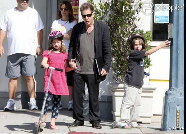Al Pacino se balade avec ses jumeaux Anton James et Olivia Rose à Beverly Hills