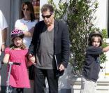 Al Pacino se balade avec ses jumeaux Anton James et Olivia Rose à Beverly Hills