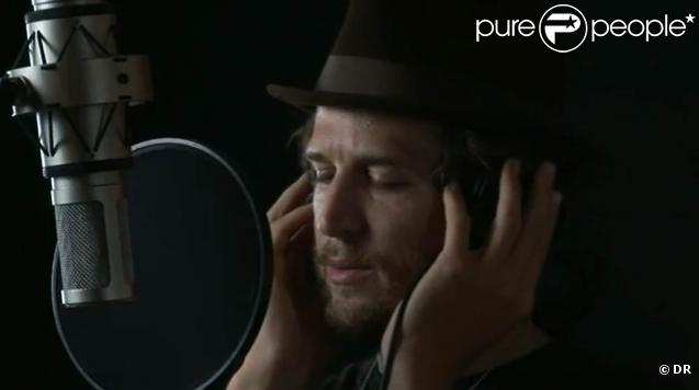 Guillaume Canet dans le clip réalisé pour la reprise de Beds are burning dans l'optique du sommet de Copenhague