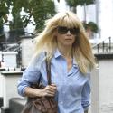 Une Claudia Schiffer sublime se balade dans les rues de Londres... tout simplement !