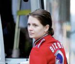 Mischa Barton part de son hôtel à New York, septembre 2009