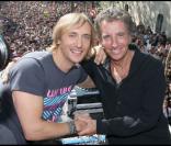 Hier, David Guetta invitait Jacques Lang à le rejoindre sur son char.