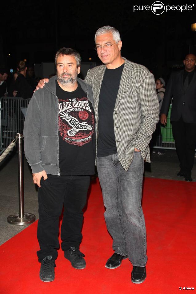 Luc Besson et le réalisateur Louis Psihoyos à l'avant-première de  The Cove .