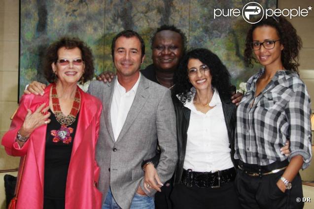 Claudia Cardinale, Bernad Montiel, Magloire, Déborah et Sonia Rolland à la conférence de presse du 16e Gala Faire Face. 22/09/09 