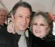 Brigitte Bardot et son ami Michel Drucker, lors de la journée de l'adoption organisée par la SPA, le 10 décembre 2005